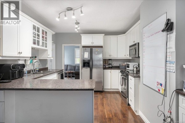 342 Howard Ave, Nanaimo, BC, photo 2