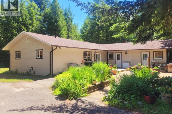 342 Schmidt Road, Clearwater, BC, photo 2