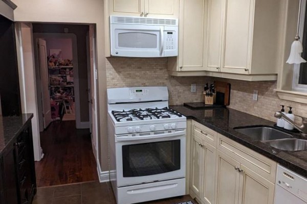 342 Whitmore Avenue, Toronto, ON M6E2N4 Photo 4