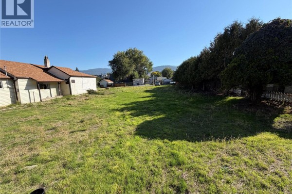 342/350 Rigsby Street, Penticton, BC V2A5S7 Photo 3