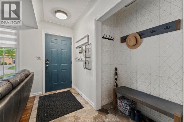 3pc Bathroom - 3425 Roxborough Boulevard, Windsor, ON N9E2Z9 Photo 3