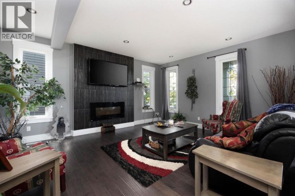 Kitchen - 343 Blackburn Drive, Fort Mcmurray, AB T9H1L1 Photo 4