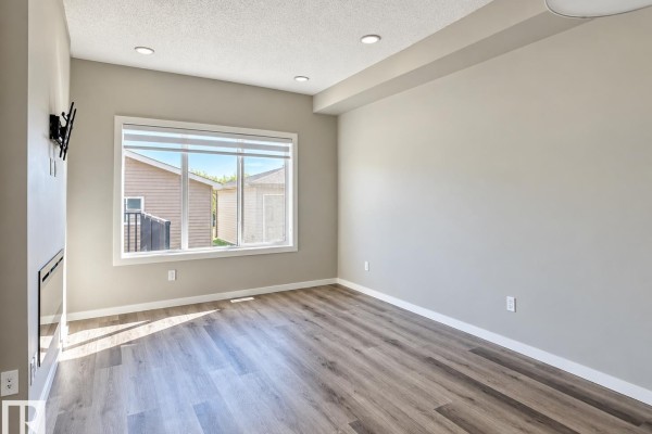 343 Edgemont Dr Nw, Edmonton, AB T6M3G7 Photo 3