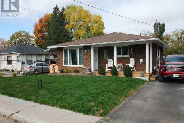 Living room - 343 Harry Street, Renfrew, ON K7V3E5 Photo 2