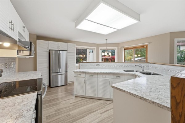 Family room - 343 Kirkbridge Drive, Winnipeg, MB R3T5N6 Photo 4