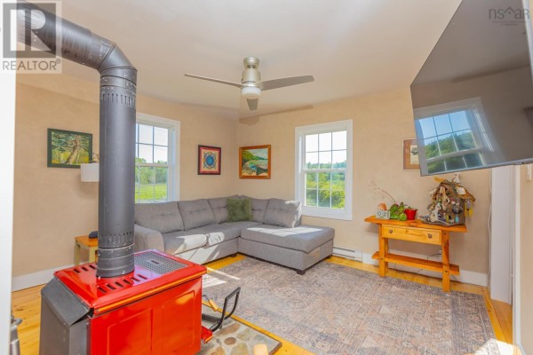 Kitchen - 343 West Sable Road, Sable River, NS B0T1V0 Photo 4
