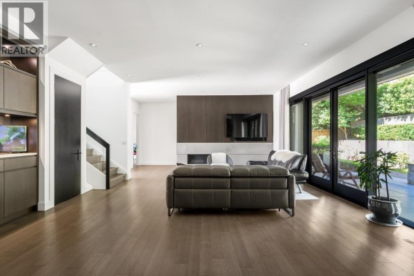 3430 Aintree Drive, North Vancouver, BC V7R4E3 Photo 5