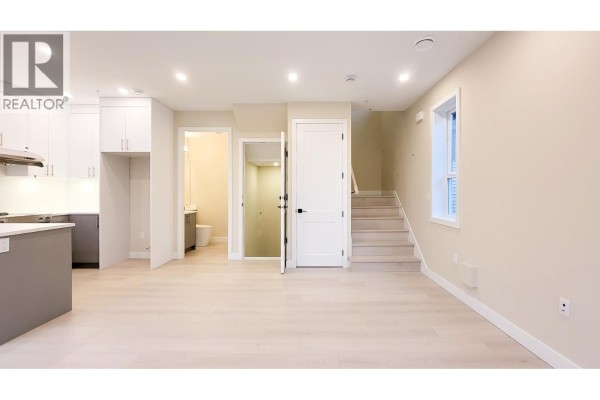 3431 E 23rd Avenue, Vancouver, BC V5R1C1 Photo 4