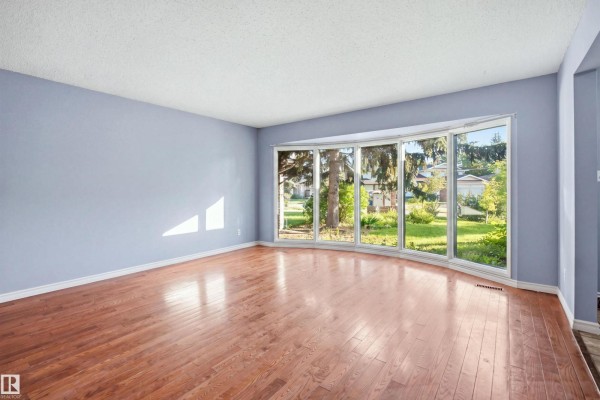 3432 Hill View Cr Nw, Edmonton, AB T6L1P5 Photo 5