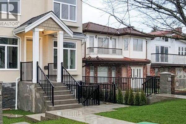 3433 E 23rd Avenue, Vancouver, BC V5R1C1 Photo 2
