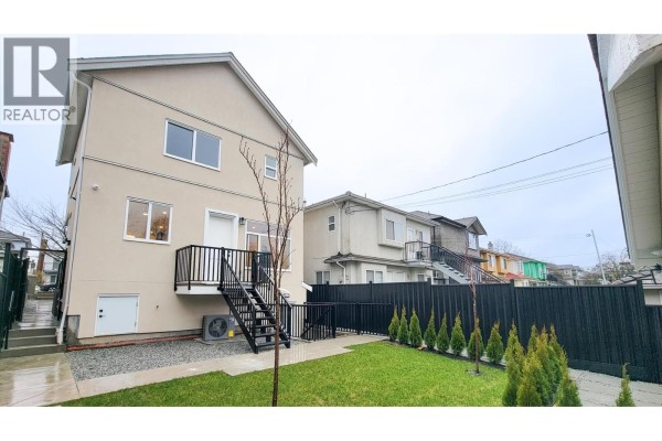 3433 E 23rd Avenue, Vancouver, BC V5R1C1 Photo 3