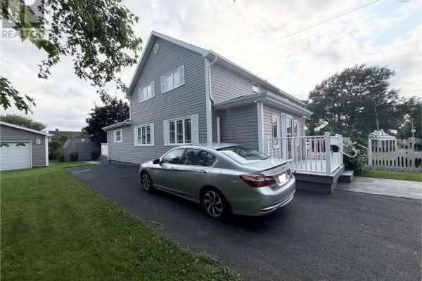 Living room - 3436 Wood Avenue, New Waterford, NS B1H1V3 Photo 2