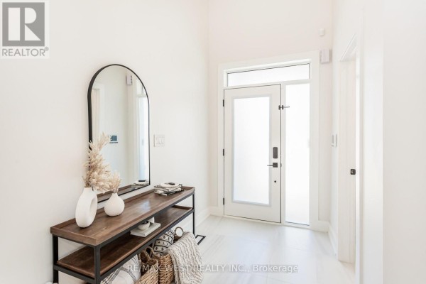 Living room - 3437 Park Heights Way, Mississauga, ON L5M0V5 Photo 3