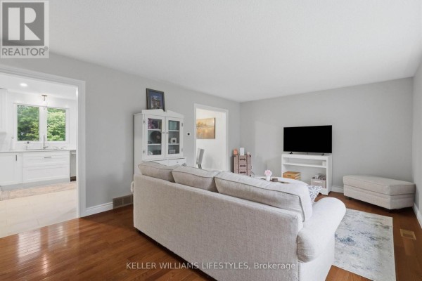 344 Robert Street, Strathroy Caradoc, ON N7G3M1 Photo 4