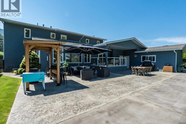 Den - 3441 Laburnum Drive, Trail, BC V1R2S9 Photo 3