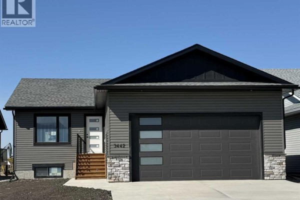4pc Bathroom - 3442 Victory Way, Olds, AB T4H0E4 Photo 2
