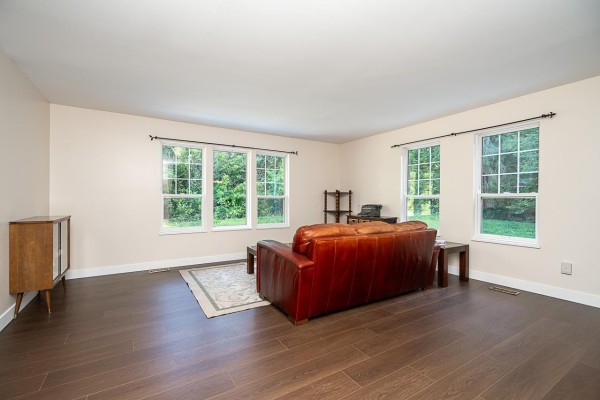 34420 Kirkpatrick Avenue, Mission, BC V2V0B4 Photo 5