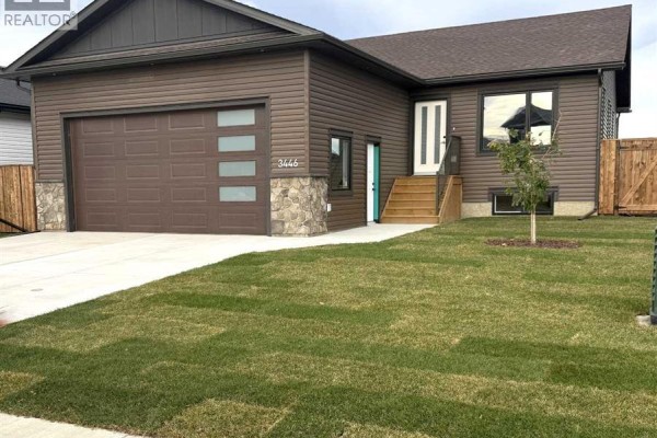 3446 Victory Way, Olds, AB, photo 2