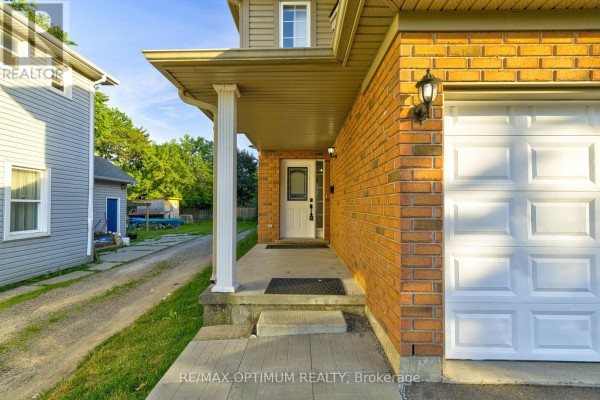 Kitchen - 345 Dalhousie Street, Brantford, ON N3S3V9 Photo 5