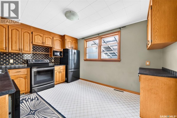 345 Mcintyre Street, Regina, SK, photo 3