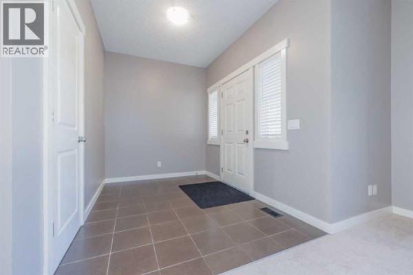 Kitchen - 345 Mckenzie Towne Drive Se, Calgary, AB T2C4Z5 Photo 4