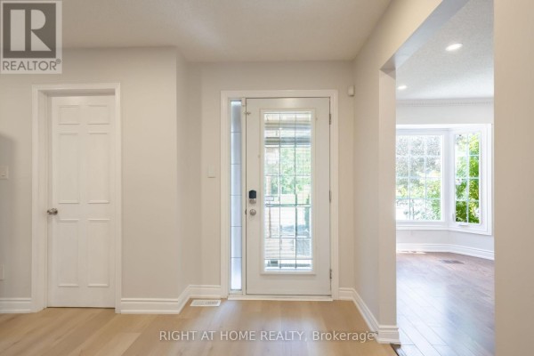 Kitchen - 345 Mill Street S, Brampton, ON L6Y2Y8 Photo 3