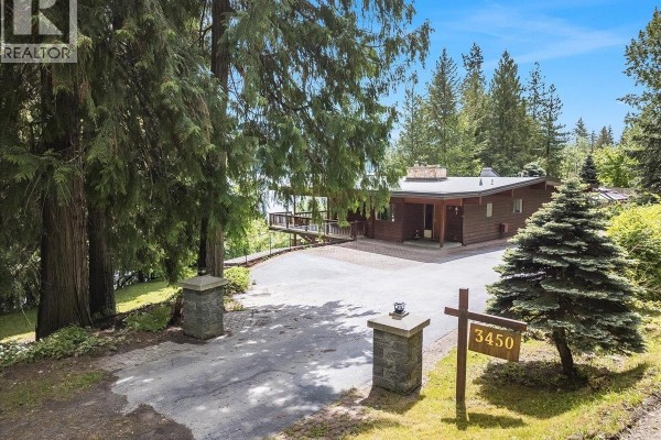 Games room - 3450 Davidson Road, Ainsworth, BC V0G1A0 Photo 3