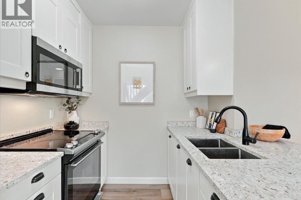 3454 W 3rd Avenue, Vancouver, BC V6R1L5 Photo 5