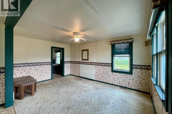 Dining room - 3455 Parson Frontage Road, Golden, BC V0A1L0 Photo 3