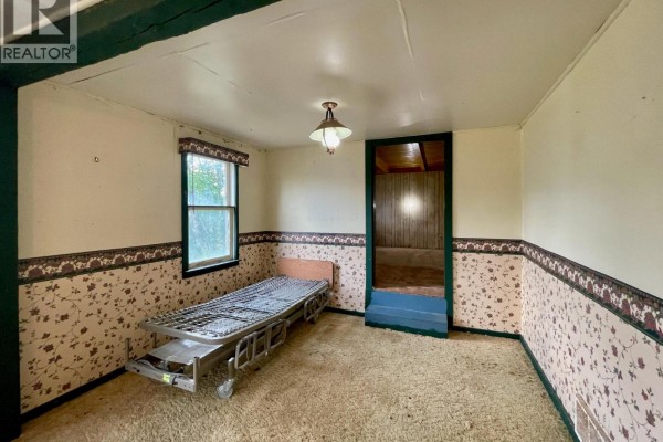 Primary Bedroom - 3455 Parson Frontage Road, Golden, BC V0A1L0 Photo 4