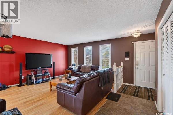 Kitchen - 3458 Eagle Crescent, Prince Albert, SK S6V7W9 Photo 3