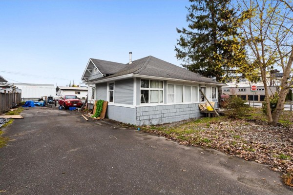 34595 2 Avenue, Abbotsford, BC V2S8B7 Photo 3