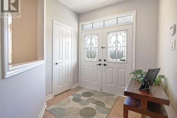 Kitchen - 346 Castan Avenue, Markham, ON L3R4S3 Photo 4