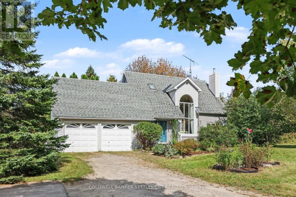 Family room - 346 Norris Road, Tay Valley, ON K7H3C6 Photo 2