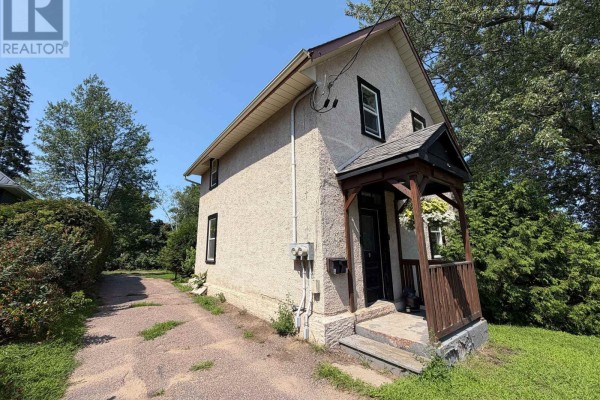 346 Trafalgar Road, Pembroke, ON K8A5A9 Photo 3