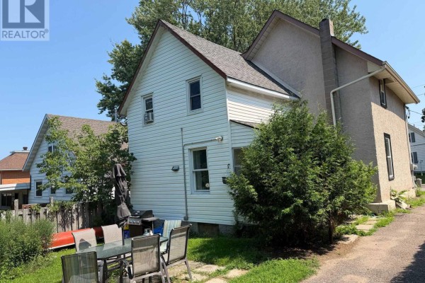 346 Trafalgar Road, Pembroke, ON K8A5A9 Photo 4