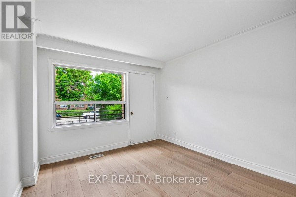 346 Westmount Avenue, Toronto, ON M6E3N2 Photo 5