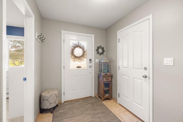 34601 Semlin Place, Abbotsford, BC V2S6K7 Photo 4