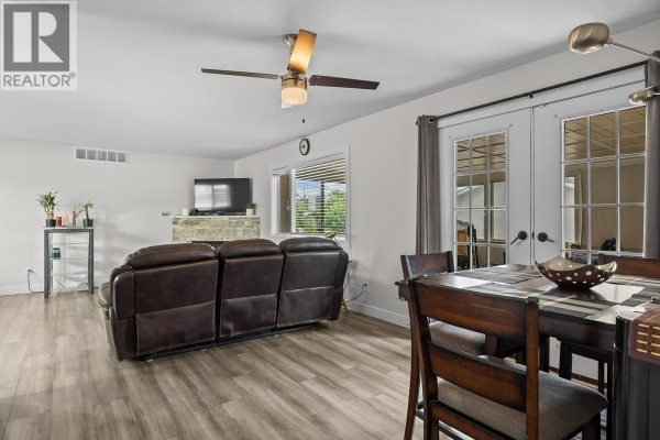 Kitchen - 3463 Logan Road, West Kelowna, BC V4T1N6 Photo 5