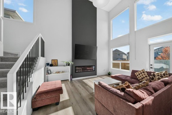 Kitchen - 3464 Checknita Tc Sw, Edmonton, AB T6W4W5 Photo 3