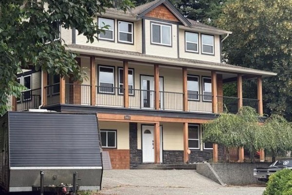 34671 Lougheed Highway, Mission, BC V2V6T1 Photo 2