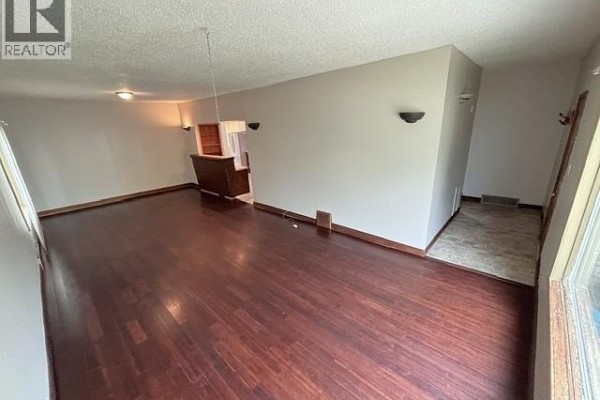 Dining room - 347 Ominica Street W, Moose Jaw, SK S6H1X6 Photo 4