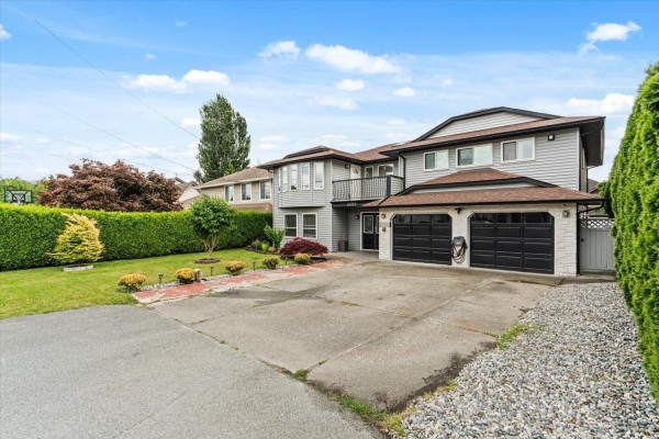 34762 2nd Avenue, Abbotsford, BC V2S8C2 Photo 2