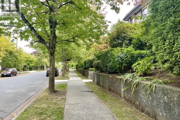348 588 E 5th Avenue, Vancouver, BC V5T4H6 Photo 2