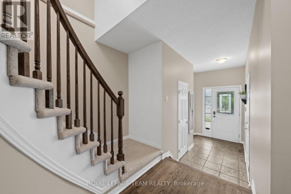 Primary Bedroom - 348 Brigitta Street, Ottawa, ON K2S0H9 Photo 5