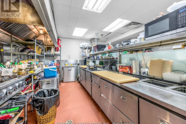 348 Broadview Avenue, Toronto, ON M4M2H1 Photo 5