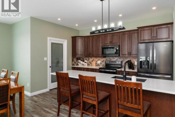 Kitchen - 348 Dusty Trail, Whitehorse North, YT Y1A6N4 Photo 4