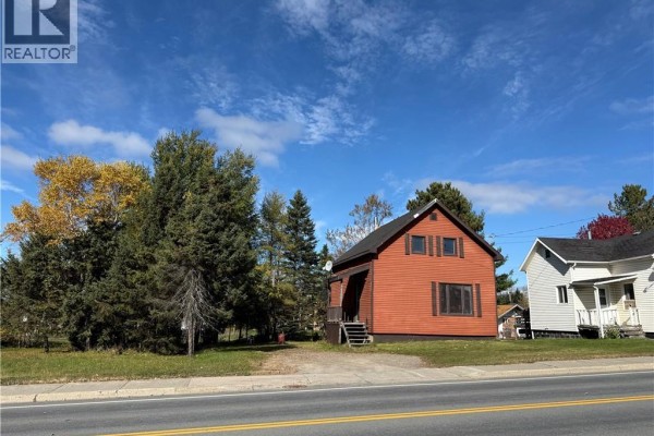 348 St-jean Street, Saint Leonard, NB, photo 2