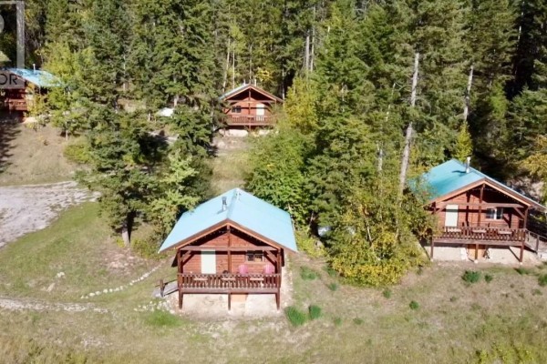 3483 Highway 95, Parson, BC V0A1L0 Photo 2