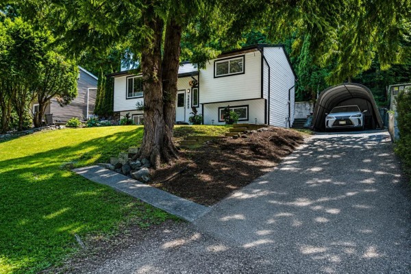 34898 Laburnum Avenue, Abbotsford, BC V2S5J4 Photo 2